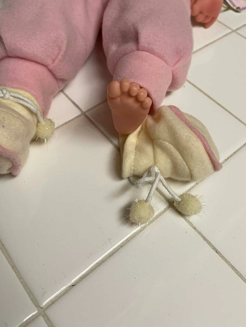 Kinnexdoll "Hazel" doll - Picture 7 of 14